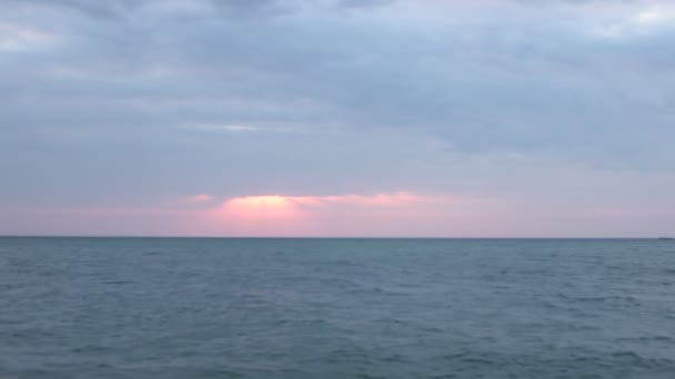 Rozjímání Nad Západem Slunce Moři Relaxace Pacifikace Přírodní Zázemí Pro — Stock video