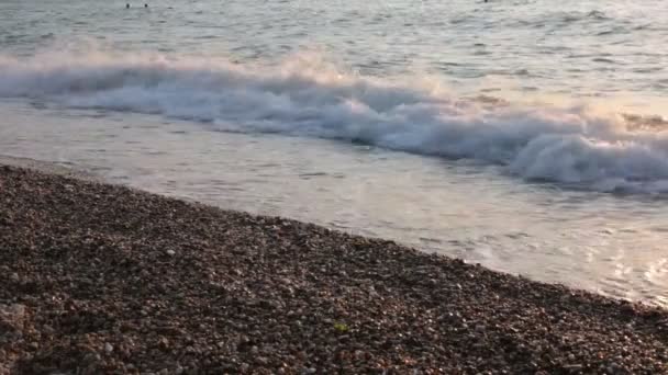 Fundo Para Meditação Praia Seixos Ondas Grandes — Vídeo de Stock