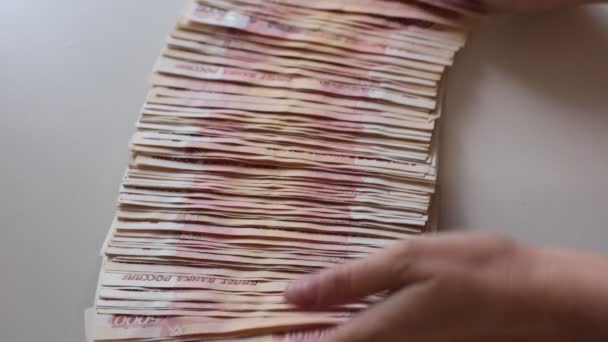 jeu de factures russes fraîchement imprimées 5000 roubles 