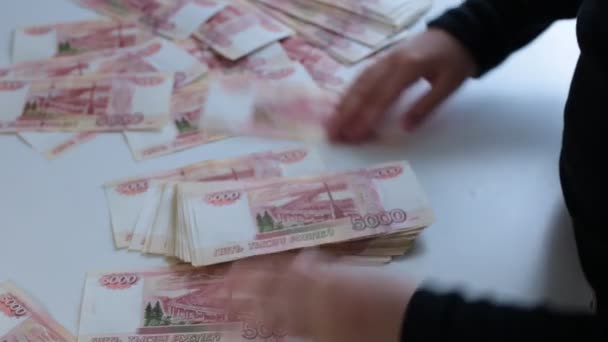 Zestaw Świeżo Wydrukowanych Rosyjskich Banknotów 5000 Rubli — Wideo stockowe