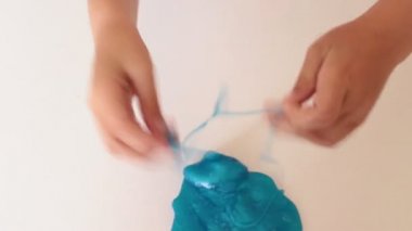 Eller kız moda salgısı oynar