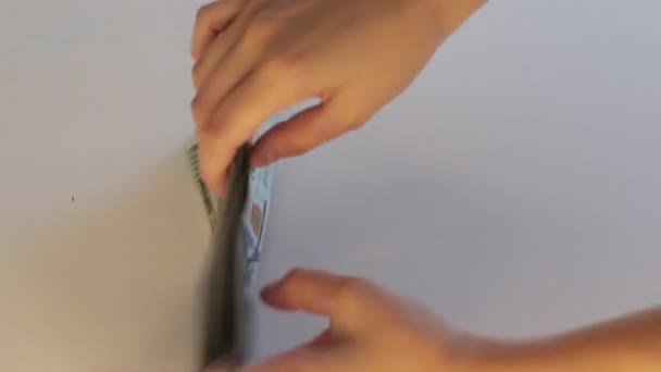 100 Dolarlık Banknotlar Halinde Bir Sürü Para Beyaz Arka Planda — Stok video