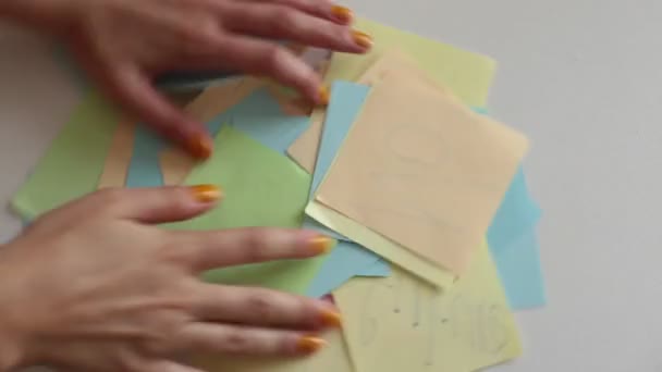 Fortune Dire Aide Morceaux Papier Multicolores Prévisions Intéressantes — Video