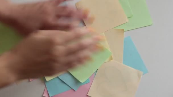 Adivinación Con Ayuda Piezas Multicolores Papel Predicciones Interesantes — Vídeo de stock