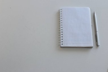  Etiketlere ve notlara yazmak için bir sürü açık alan ve notlar üzerine sözcükler