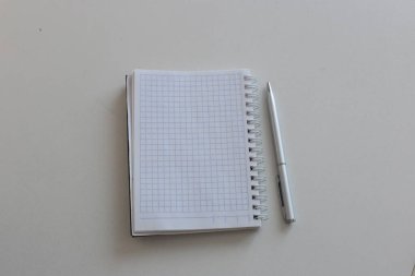  Etiketlere ve notlara yazmak için bir sürü açık alan ve notlar üzerine sözcükler