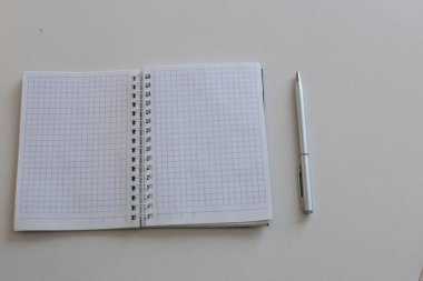  Etiketlere ve notlara yazmak için bir sürü açık alan ve notlar üzerine sözcükler