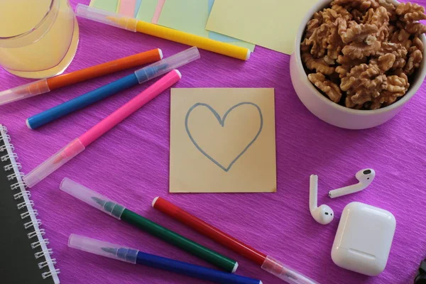  Etiketlere ve notlara yazmak için bir sürü açık alan ve notlar üzerine sözcükler