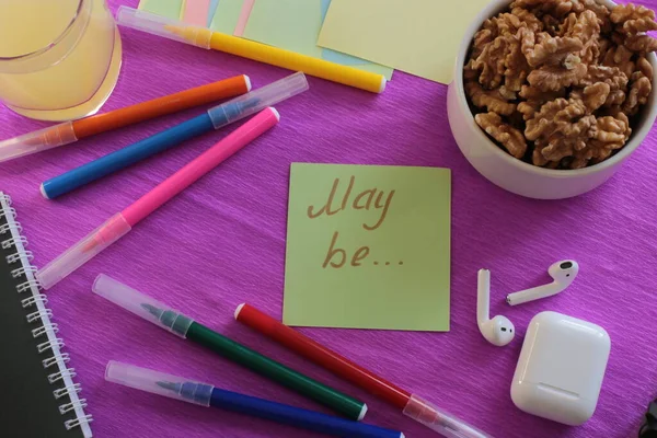  Etiketlere ve notlara yazmak için bir sürü açık alan ve notlar üzerine sözcükler