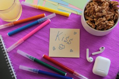  Etiketlere ve notlara yazmak için bir sürü açık alan ve notlar üzerine sözcükler