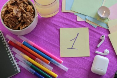  Etiketlere ve notlara yazmak için bir sürü açık alan ve notlar üzerine sözcükler