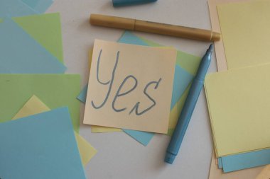  Etiketlere ve notlara yazmak için bir sürü açık alan ve notlar üzerine sözcükler