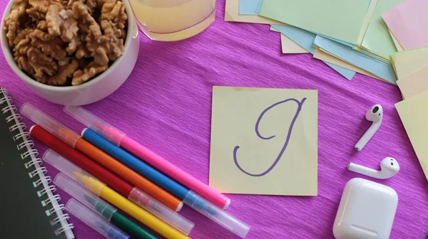  Etiketlere ve notlara yazmak için bir sürü açık alan ve notlar üzerine sözcükler