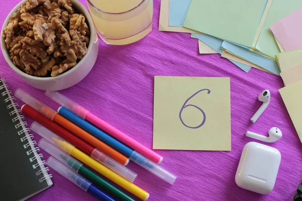  Etiketlere ve notlara yazmak için bir sürü açık alan ve notlar üzerine sözcükler