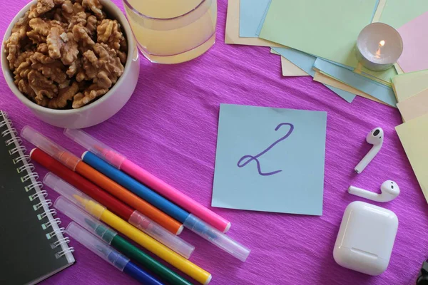  Etiketlere ve notlara yazmak için bir sürü açık alan ve notlar üzerine sözcükler