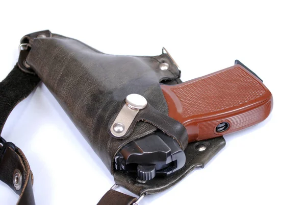 Het Beladen Traumatisch Pistool Een Lederen Holster Ligt Een Witte — Stockfoto