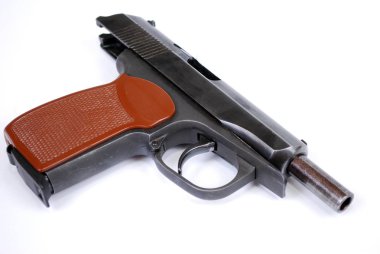 Taburcu travmatik silah bir bariyer gecikme yükseldi ve beyaz bir arka plan üzerinde yatıyor. Bir bariyer gecikme sınırlı yenilgi taburcu ateşli silahlar izole edilir