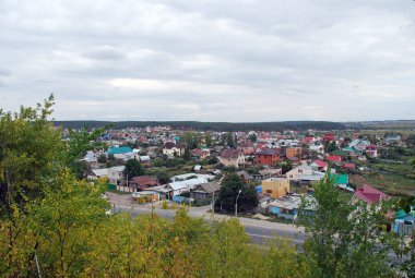 Samara bölgesinde Volzhsky yerleşim. Tsarev Kurgan Dağı'ndan manzara. Rusya