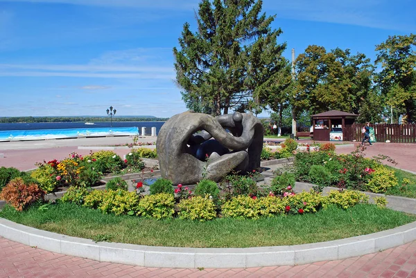 Escultura Bronze Berço Humanidade Volga River Embankment Cidade Samara Rússia — Fotografia de Stock