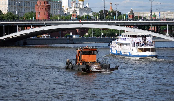 Båt Mosvodostoka Moskvafloden Nära Kreml Moskva Ryssland — Stockfoto