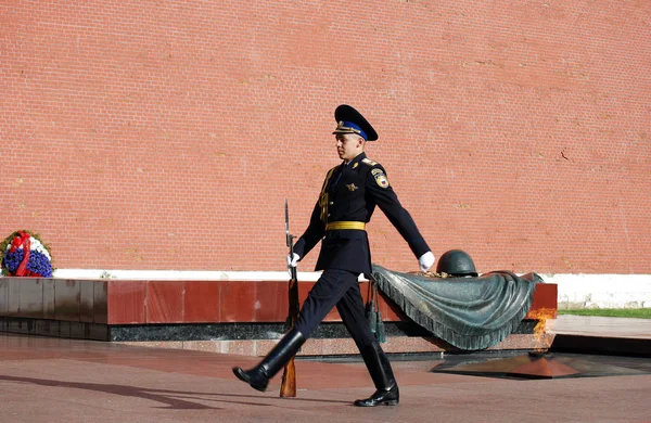 Moscovo Rússia Mudando Guarda Túmulo Soldado Desconhecido Jardim Alexander — Fotografia de Stock
