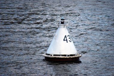 Moskva Nehri üzerinde şamandıra