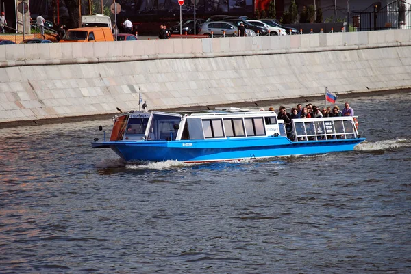 Rundtur Moskvas Flod Vid Floden Spårvagn Ryssland — Stockfoto