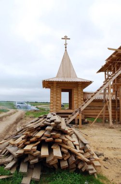 Rezerv gremyachy anahtar topraklarında bir düşen ahşap binalar