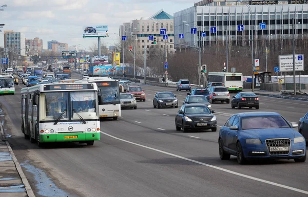 Автобусы Ходят Выделенной Полосе Волоколамском Шоссе — стоковое фото