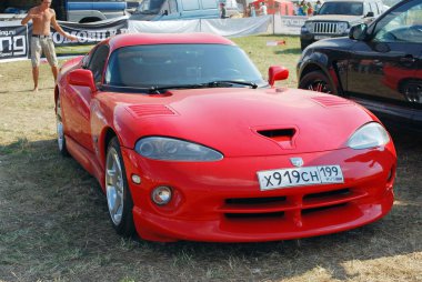 Tushino Autoexotic 2010 üzerinde Kırmızı Dodge Viper. Moskova. Rusya