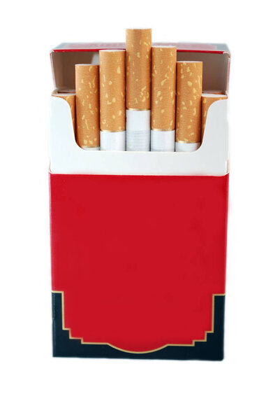 Открыть красный полный пакет сигарет на белом фоне. Isolated
.