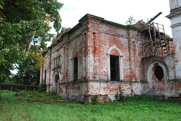 Fragmento Uma Igreja Abandonada Ressurreição Aldeia Ivoylovo Distrito Ruza Região — Fotografia de Stock