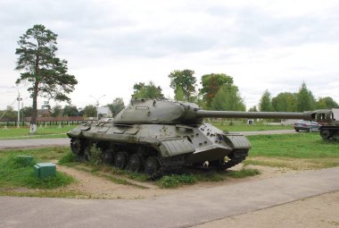 Bülbüller. Askeri tarih müzesi. Sovyet ağır tankı is-3.