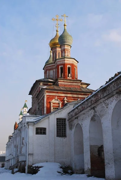 Церковь Ходатайства Мариинские Палаты Новодевичий Монастырь Москва — стоковое фото