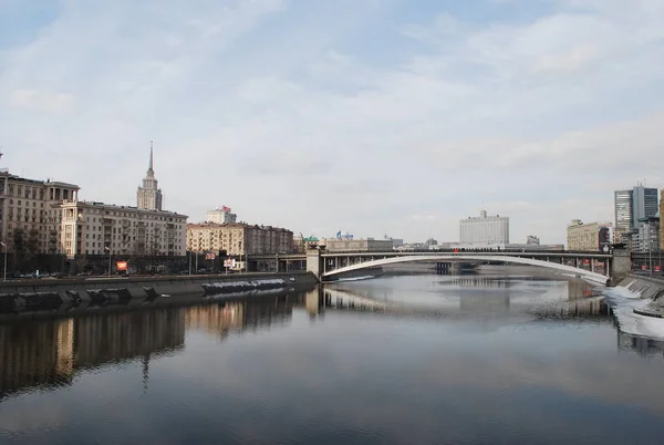 Θέα Του Λευκού Οίκου Από Γέφυρα Του Μποροντίνο Μόσχα — Φωτογραφία Αρχείου