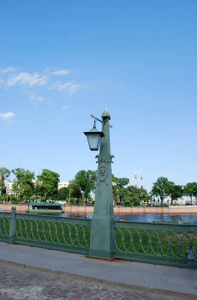 Gammal Gatlykta Staden Sankt Petersburg Delar Landskapsplanering Sommar Urbana Landskap — Stockfoto
