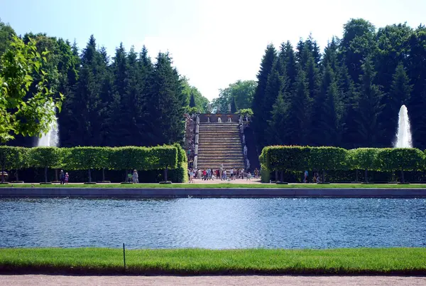 Det Peterhof Ryssland Juni 2013 Sevärdheter Peterhofs Museireservat Kaskad Fontänernas — Stockfoto