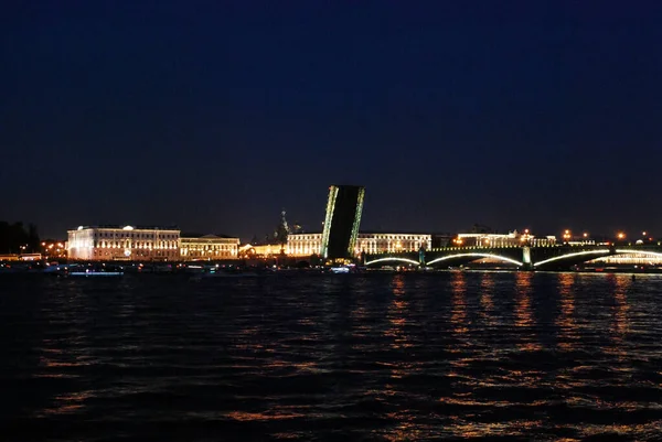Розлучений Міст Трійці Вночі Санкт Петерсбург Міський Літній Пейзаж Гарні — стокове фото
