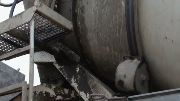 Rotující beton domíchávač — Stock video