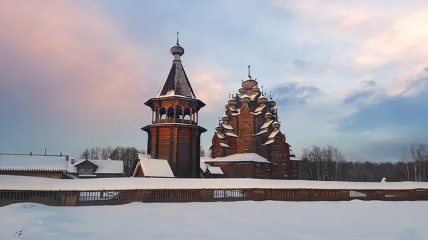 Blick Auf Hölzerne Alte Kirche Zur Winterzeit — Stockfoto