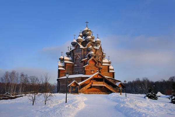 Blick Auf Hölzerne Alte Kirche Zur Winterzeit — Stockfoto