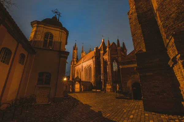 Двор Католической Церкви Анны Старого Города Вильнюса Памятник Готической Архитектуры — стоковое фото
