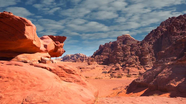 Piaszczyste Klify Pustyni Wadi Rum Jordanii — Zdjęcie stockowe