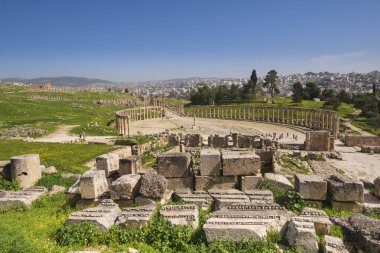 Ürdün 'ün Jerash şehrindeki harabeler güneşli bir bahar günü