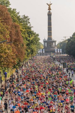 Berlin, Almanya, 16.09.2018: Bmw Berlin-maraton 2018. Koşucular katılan binlerce. Maratonu. Dünya kayıt kazanan