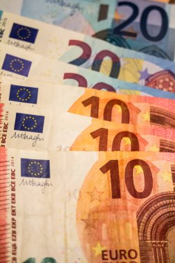 Euro banknot para yanı sıra, iş, bankacılık, medya, sunumlar vb gibi gösteren konulara için kullanılmak üzere büyük seçenek sunan bir bileşimi ile ilgili bloglar veya makale özellikleri