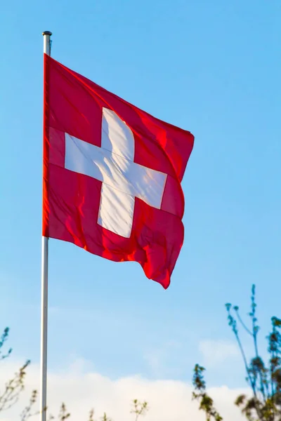 Confédération Suisse Drapeau National Suisse Agitant Sur Fond Bleu Ciel — Photo