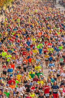 Berlin, Almanya, 16.09.2018: Bmw Berlin-maraton 2018. Koşucular katılan binlerce. Maratonu. Dünya kayıt kazanan