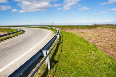 bir asfalt yolu tamponlar