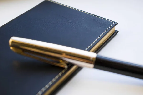 Černé Pracovní Notebook Elegantní Pero — Stock fotografie